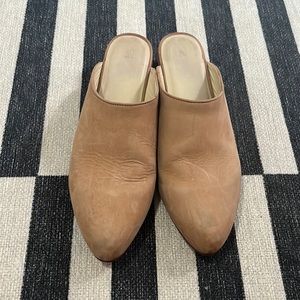Nisolo Mariella Mules In Sand, Size 8.5